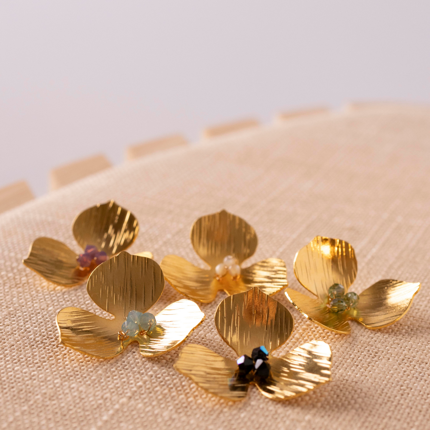 Isola Bella Floral Gold Stud Earrings with CRYSTALLIZED™ – Swarovski Elements - Mia Sophia Design