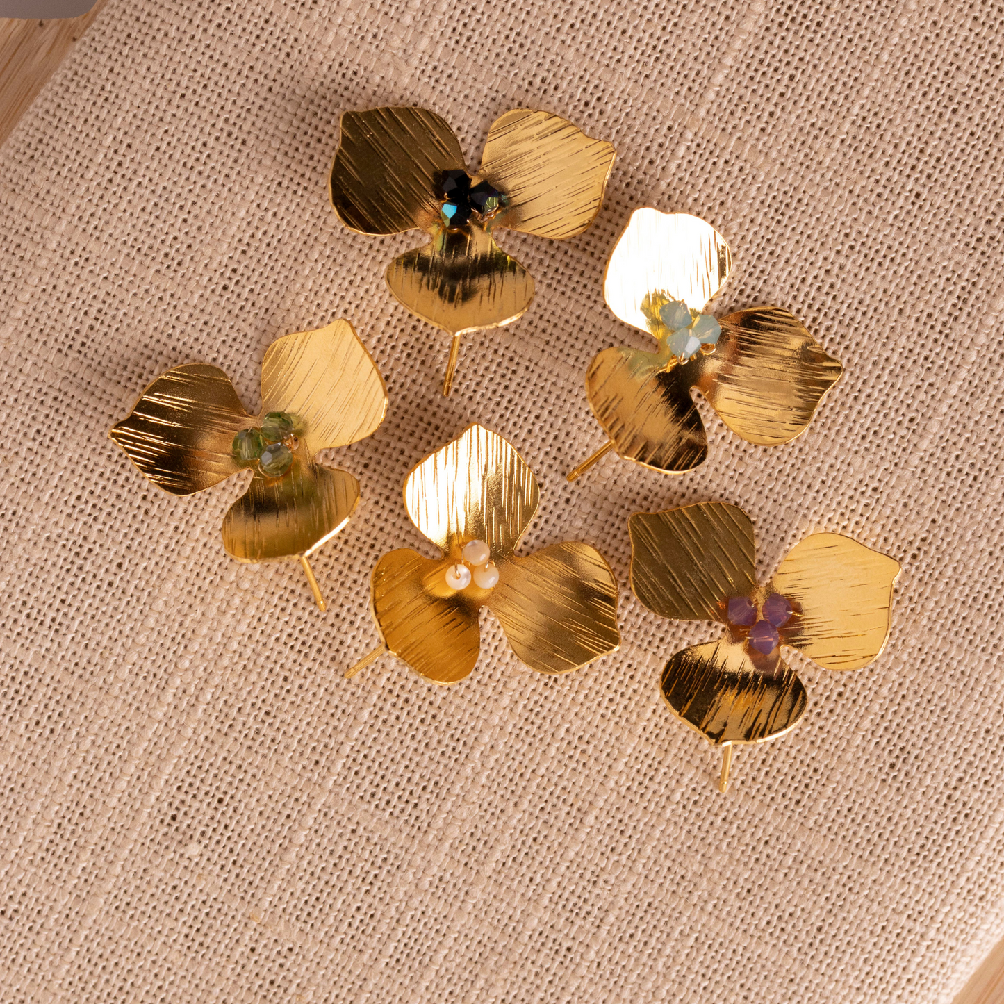 Isola Bella Floral Gold Stud Earrings with CRYSTALLIZED™ – Swarovski Elements - Mia Sophia Design