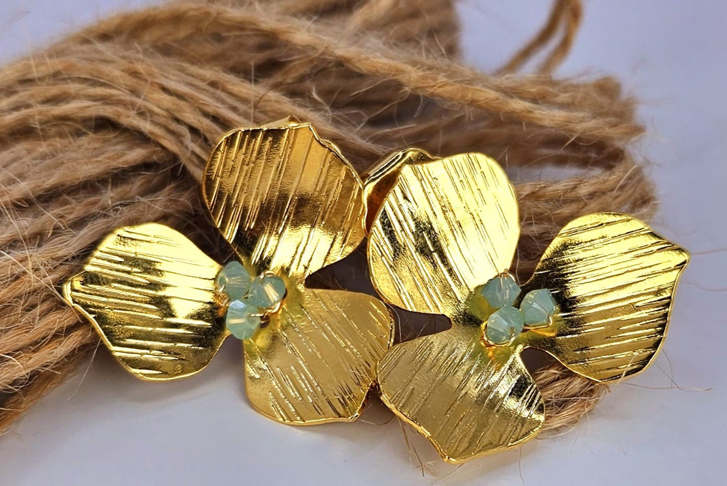 Isola Bella Floral Gold Stud Earrings with CRYSTALLIZED™ – Swarovski Elements