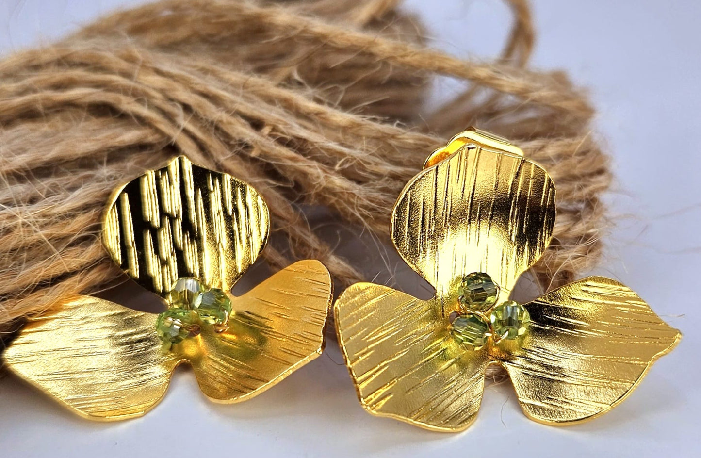 Isola Bella Floral Gold Stud Earrings with CRYSTALLIZED™ – Swarovski Elements
