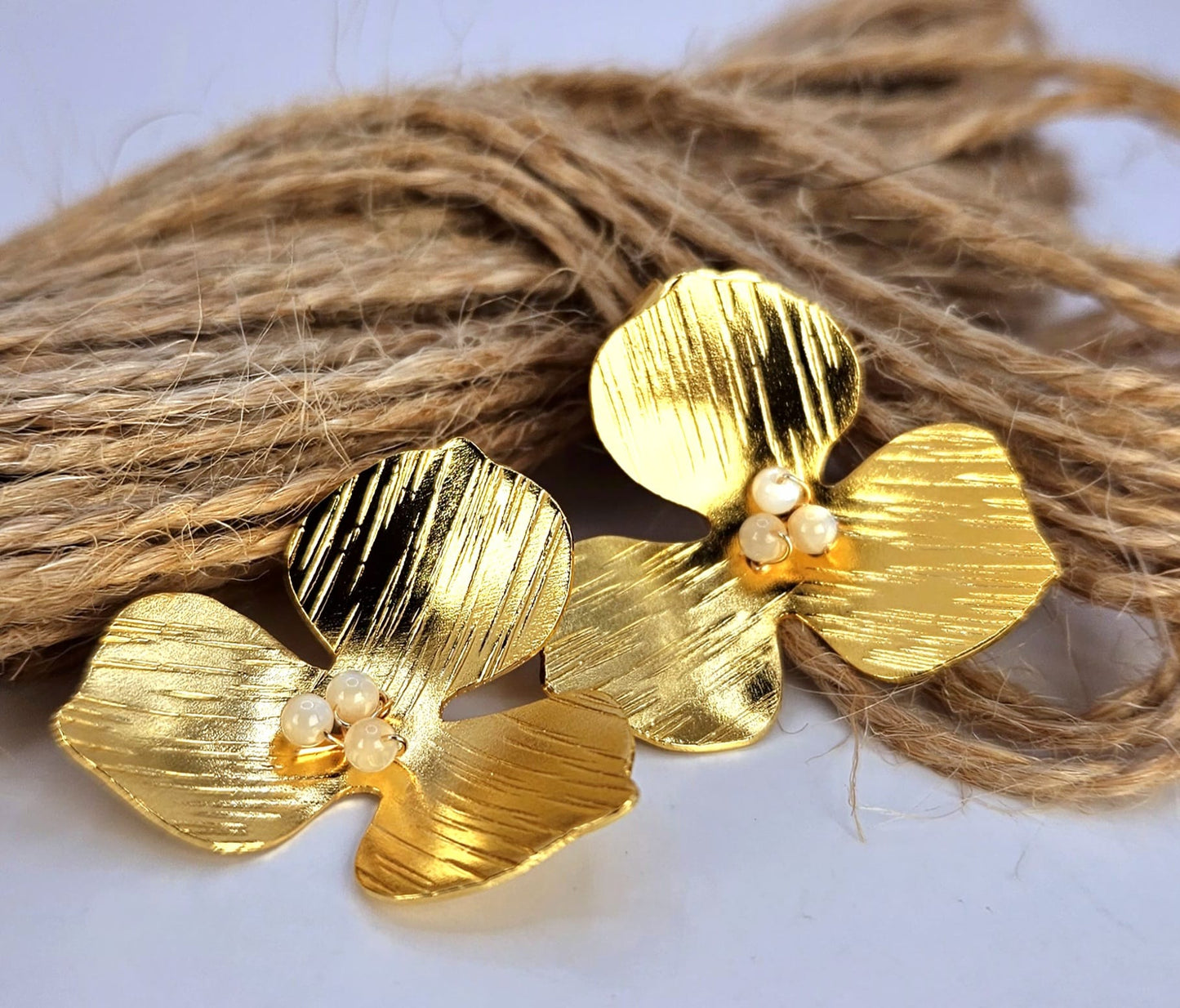 Isola Bella Floral Gold Stud Earrings with CRYSTALLIZED™ – Swarovski Elements