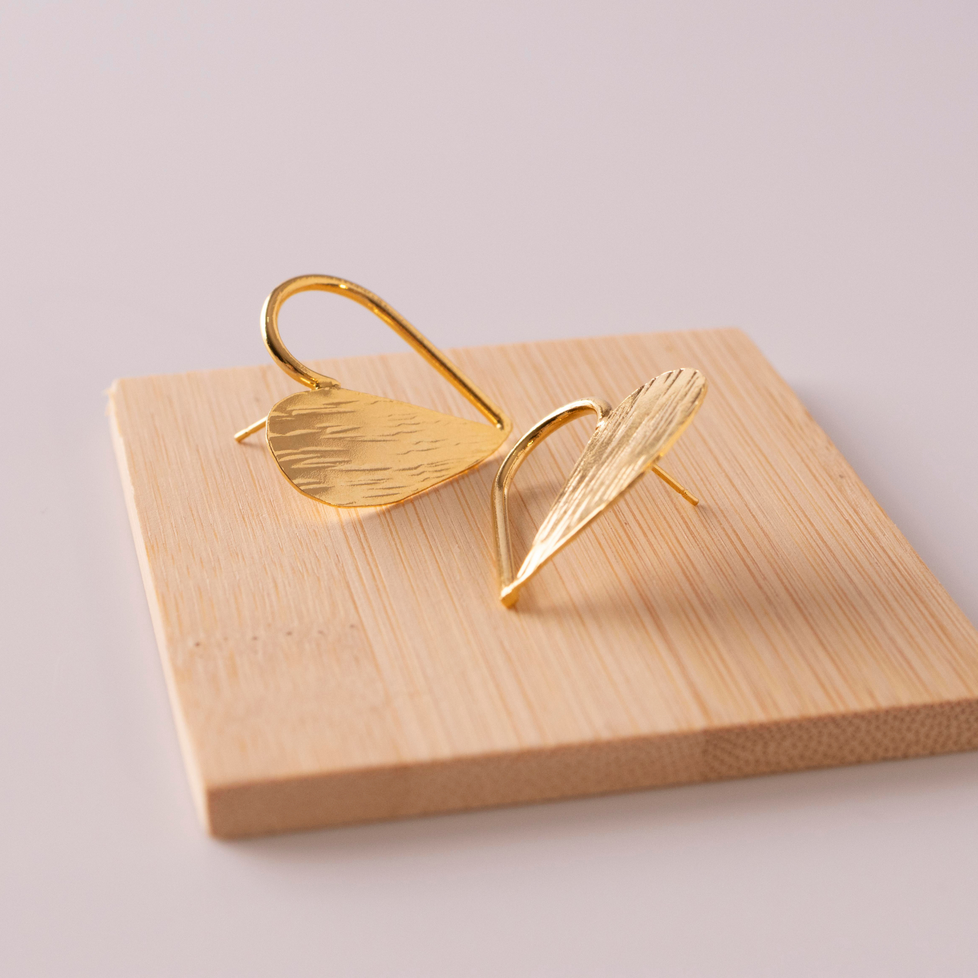 Nelly Heart Gold Studs Earrings - Mia Sophia Design