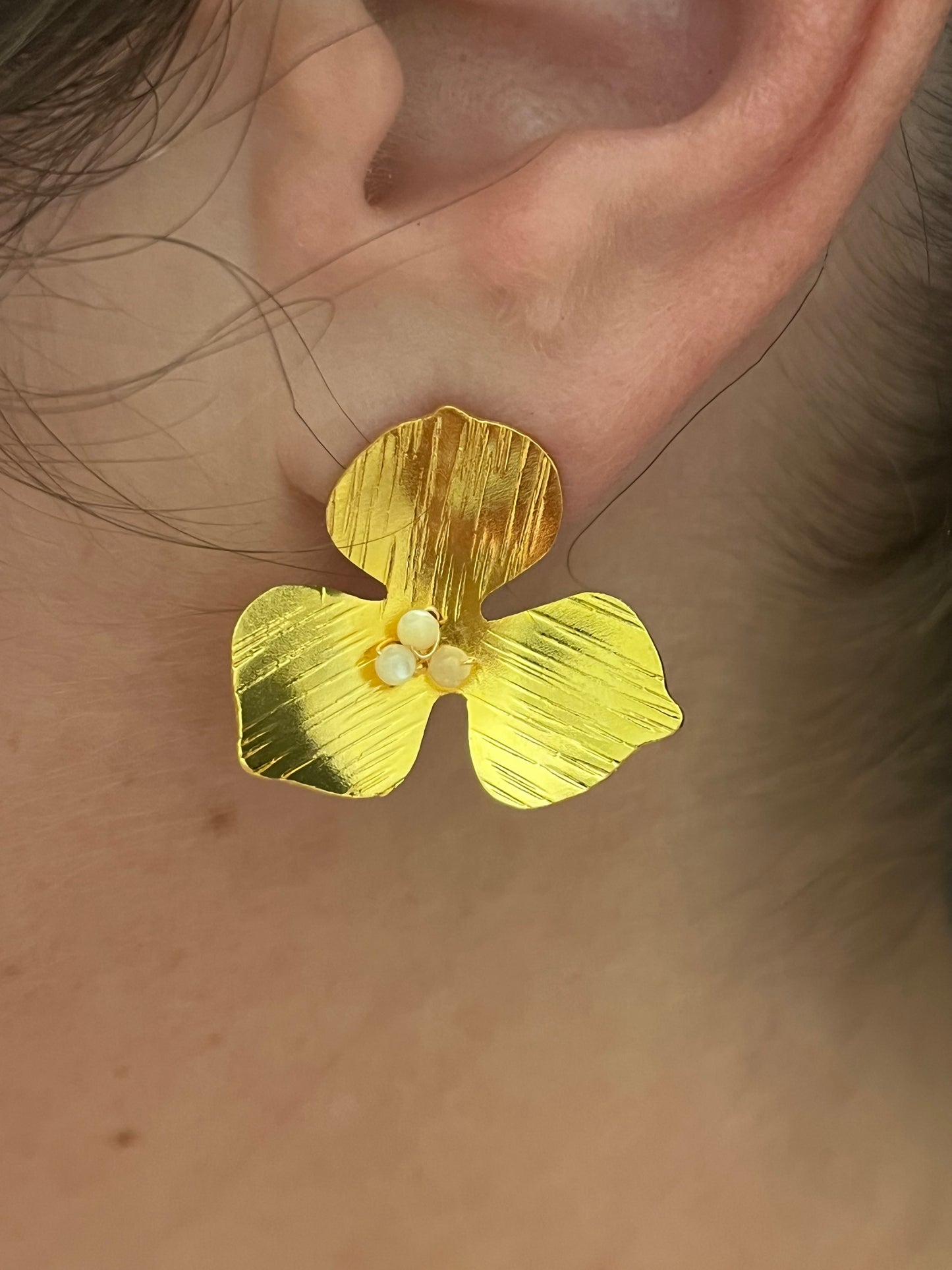 Isola Bella Floral Gold Stud Earrings with CRYSTALLIZED™ – Swarovski Elements - Mia Sophia Design